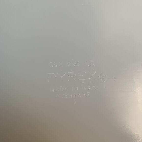 Vintage Pyrex Homestead Pattern Oval 2 1/2 Qt Lidded Casserole Dish - Picture 8 of 9